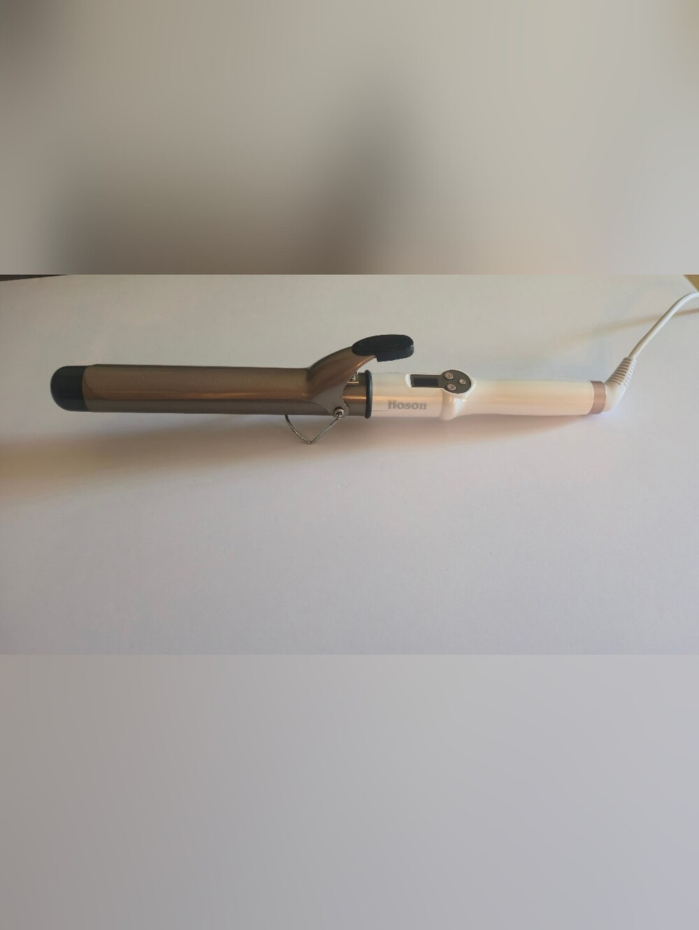 Hoson Curling Iron Ceramic Long Barrel 1.25"  Hair Curling Iron EUC Used Once
